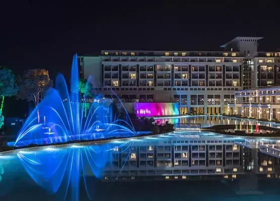 ویو هتل رکسوس پریمیوم بلک در شب